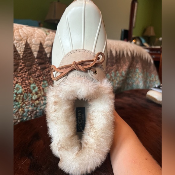 Cream and White All Weather Saltwater 1- Eye Cozy Sperry Boots - Picture 7 of 12